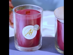 Candela profumata in barattolo di vetro da 380 g di peso in cera con coperchio in legno