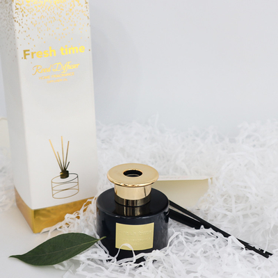Regalo di lusso della bottiglia del nero di Reed Diffuser 100ml dell'aroma messo con il coperchio dell'oro