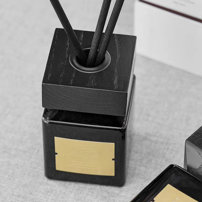 Bottiglia di vetro nera Reed Diffuser 100ml dell'olio di lusso di fragranza
