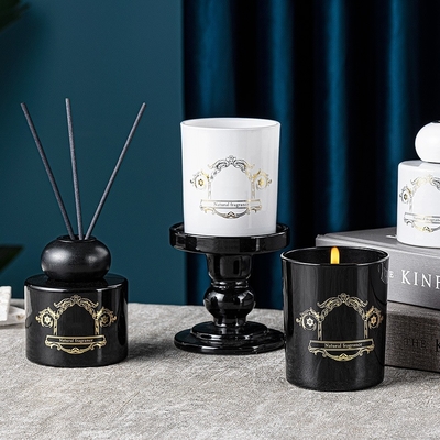 Set regalo con diffusore a lamella di candele profumate con profumo naturale in vasetto di bottiglia bianco nero