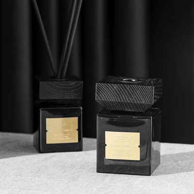 Personalizzi l'aria che rinfresca il vetro domestico Reed Diffuser del nero del bastone dell'olio di fragranza della decorazione