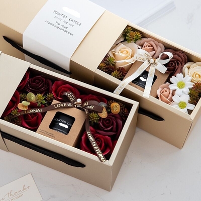 Regalo di compleanno immortale del regalo di festa della Mamma di San Valentino del contenitore di regalo della candela di aromaterapia del fiore 2023 Rose Dried Flower Bouq