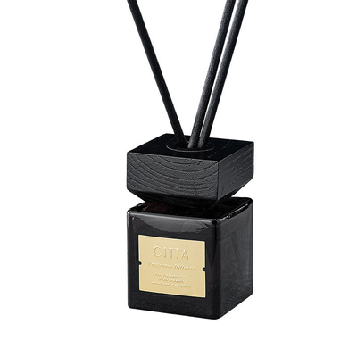 Reed Diffuser Air Freshener Scent domestico esamina in controluce l'insieme naturale del regalo dell'aroma dell'olio di fragranza