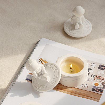 Intonachi l'astronauta Velas Healing Crystal Aromatherapy Scented Candle dello spazio