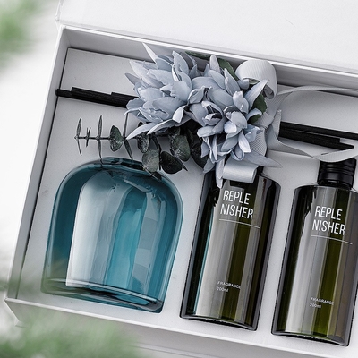 Giro Reed Diffuser 400ml della bottiglia di vetro di aromaterapia del bastone della fibra del fiore dell'olio essenziale