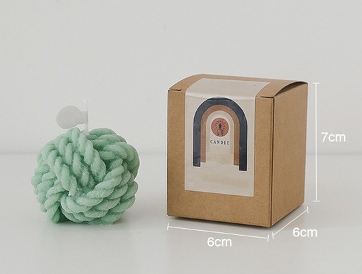 Il cubo di Rubik di amore del nuovo anno di DIY esamina in controluce il regalo geometrico profumato di aromaterapia