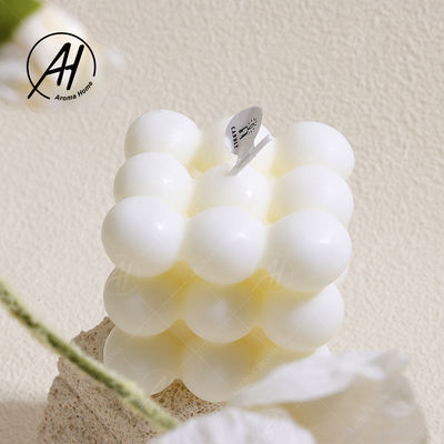 Il vegano su ordinazione di aromaterapia ha sentito il cubo delle candele di angolo della cera della soia a forma di