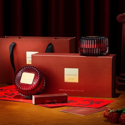 l'abitudine di lusso 2pcs identifica la soia rossa ha sentito le candele con il contenitore di regalo di vetro del coperchio