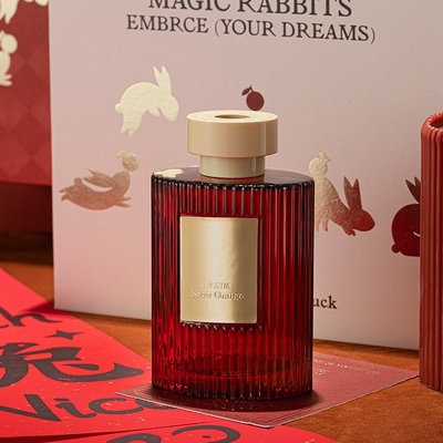 Il coniglio Reed Diffuser Air Freshener Scent esamina in controluce l'olio naturale d'attaccatura di fragranza della cera