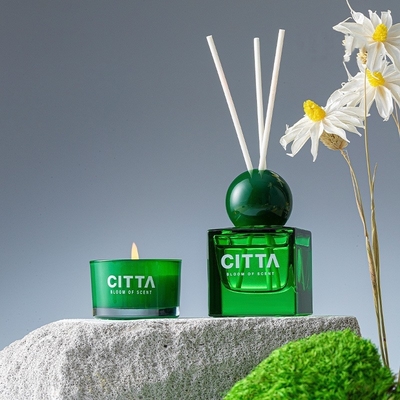 Fragranza di lusso Reed Diffuser Scented Candle Set con l'imballaggio del contenitore di regalo dell'autoadesivo