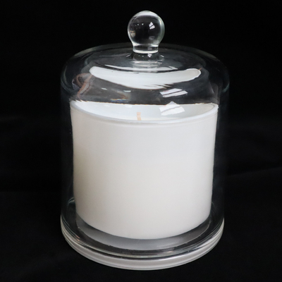 La candela di Rose Vanilla White Associates Aromatherapy messa per gli impianti di corpo e del bagno si rilassa