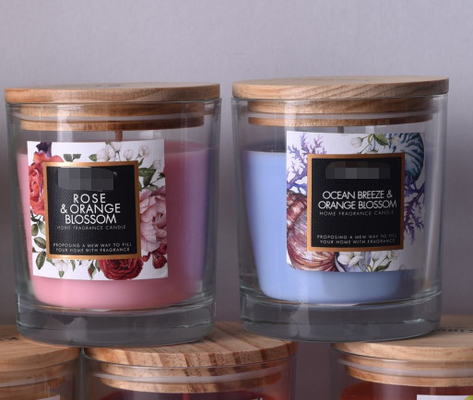 Abitudine di vetro rossa della candela di Candy della casa dell'aroma sentita con il coperchio di legno