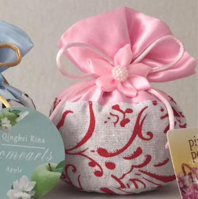 Asciugando la fragranza dei fiori ha sentito le bustine del cassetto per il guardaroba