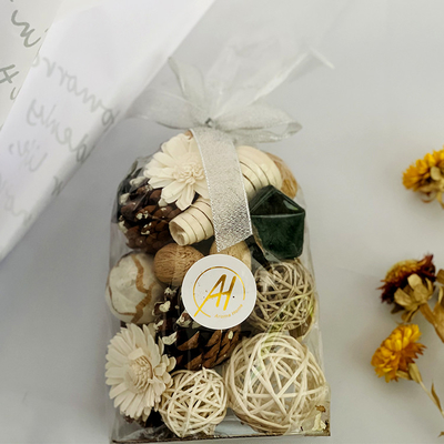 I potpourri fatti a mano 200g dell'aroma hanno sentito i fiori ed i dadi secchi