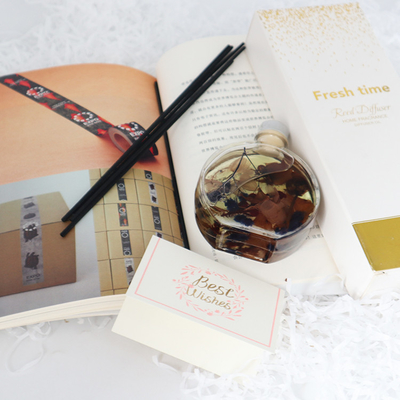 L'insieme di lusso del regalo di Reed Diffuser 100ml dell'aroma con Brown ha asciugato il fiore