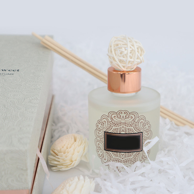 Aroma Reed Diffuser Luxury 126ml rotondo l'insieme del regalo della bottiglia con Sola Flower