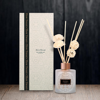 Aroma Reed Diffuser Luxury 126ml rotondo l'insieme del regalo della bottiglia con Sola Flower